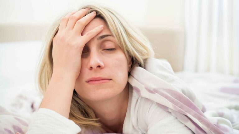 Symptoms That You May Face Because Of Sleep Deficiency